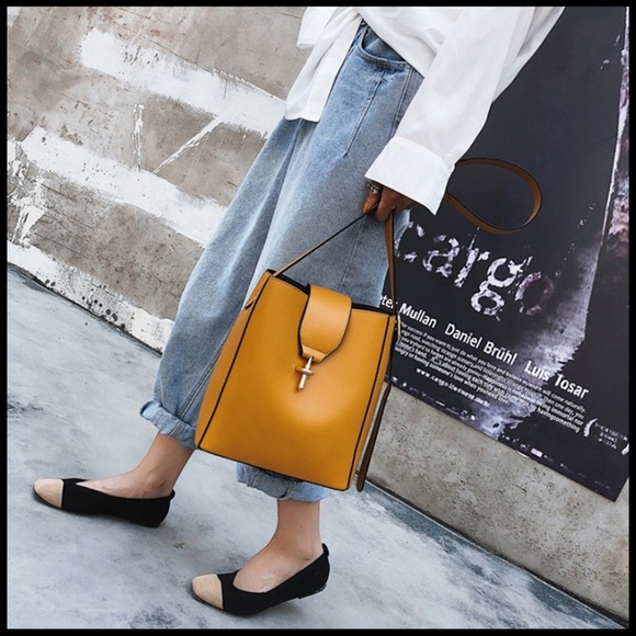 NEW PARIS Bucket Bag - Picture 6 of 7